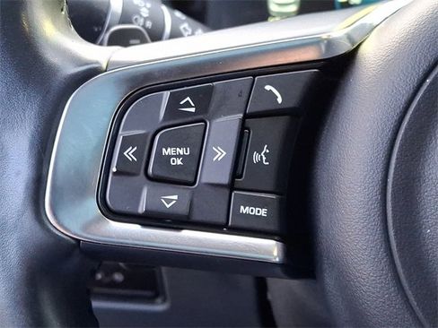 Used 2017 Jaguar F-PACE R-Sport image 23