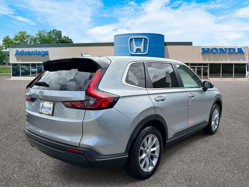 Used 2025 Honda CR-V EX image 3