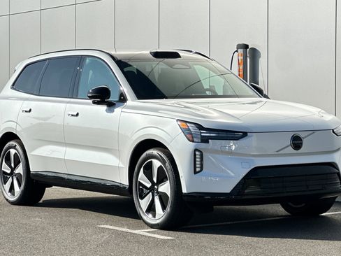 New 2025 Volvo EX90 Plus w/ Protection Package Premier image 7