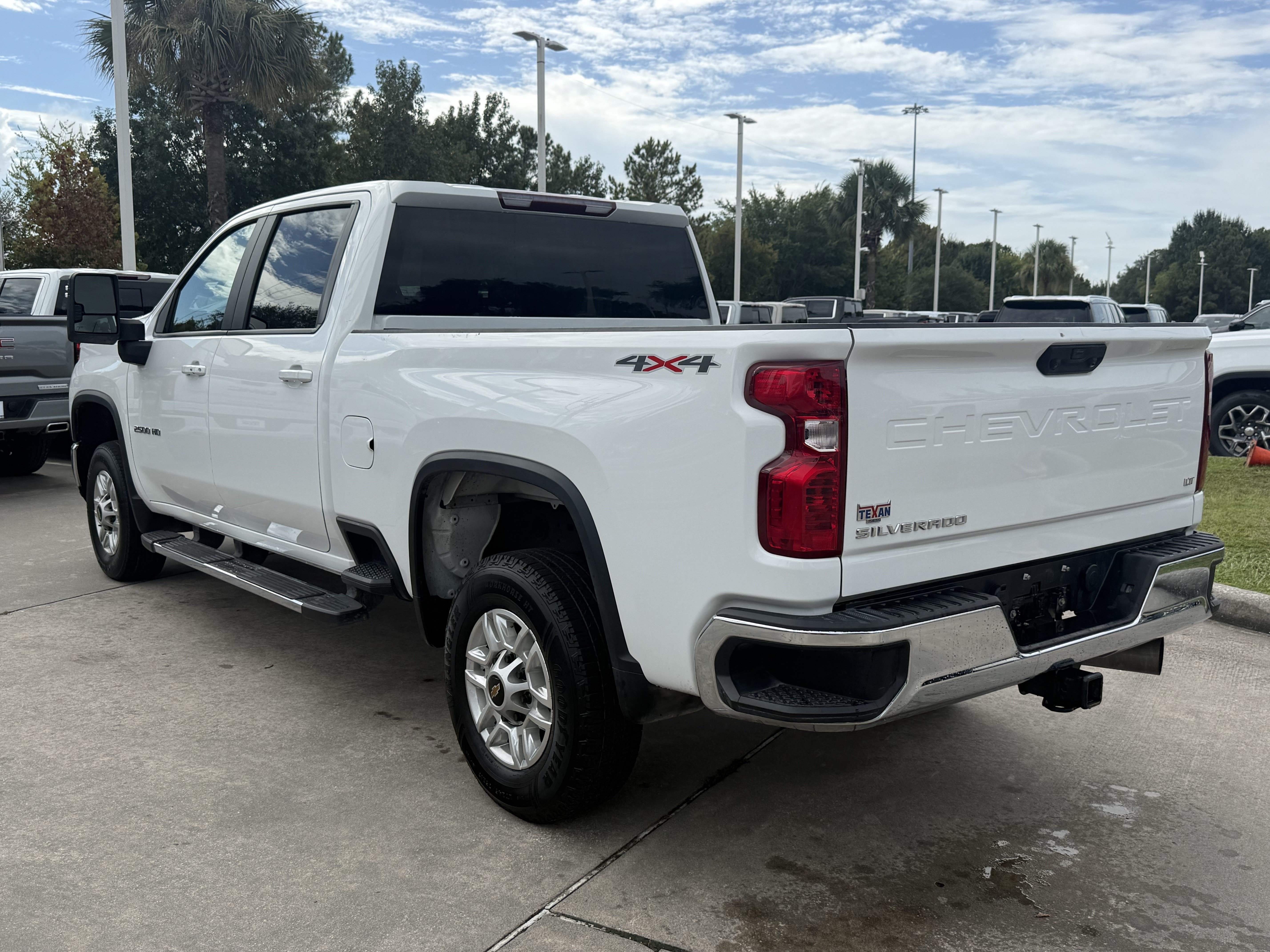 Used 2025 Chevrolet Silverado 2500 LT w/ Convenience Package AWD/4WD image 7