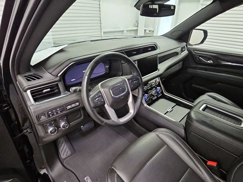 Used 2023 GMC Yukon XL Denali AWD/4WD image 12