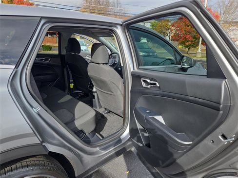 Certified 2025 Kia Sportage LX image 30