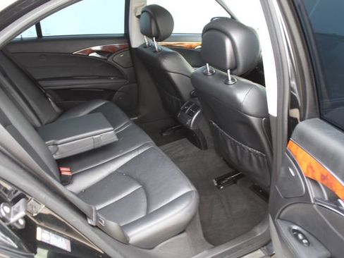 Used 2009 Mercedes-Benz E 350 E 350 image 34