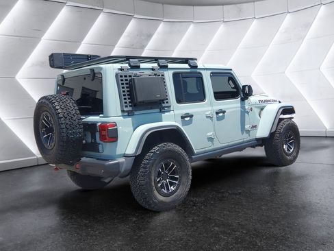Used 2024 Jeep Wrangler Unlimited Rubicon AWD/4WD image 4