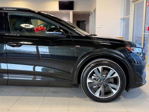Used 2024 Audi Q4 e-tron Prestige w/ Black Optic Package image 16