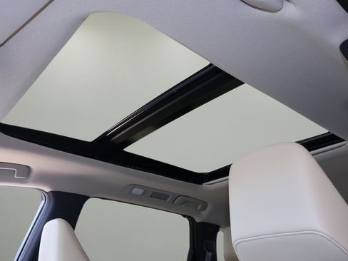 Used 2023 INFINITI QX60 Sensory w/ Cargo Package image 31