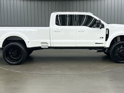 Used 2025 Ford F450 Platinum w/ FX4 Off-Road Package image 6