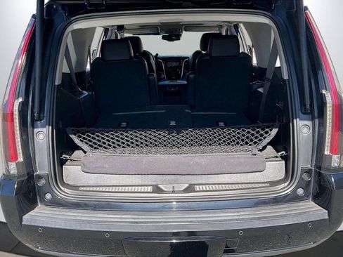 Used 2015 Cadillac Escalade Luxury image 28