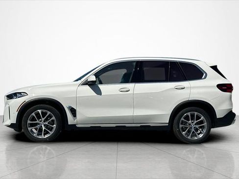 New 2026 BMW X5 xDrive40i w/ Premium Package image 2