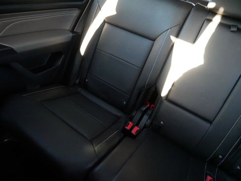 Certified 2023 Volkswagen Atlas SE w/ Panoramic Sunroof Package image 12