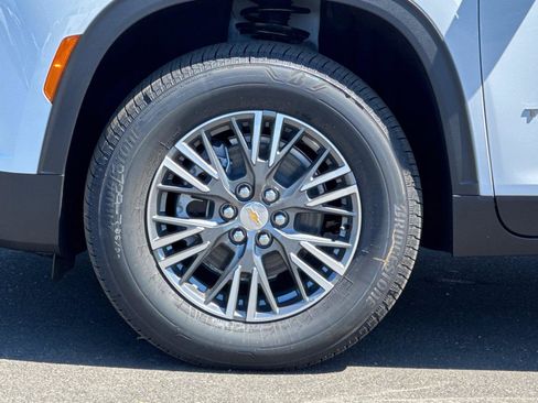 New 2026 Chevrolet Traverse LT w/ Driver Confidence Package image 38