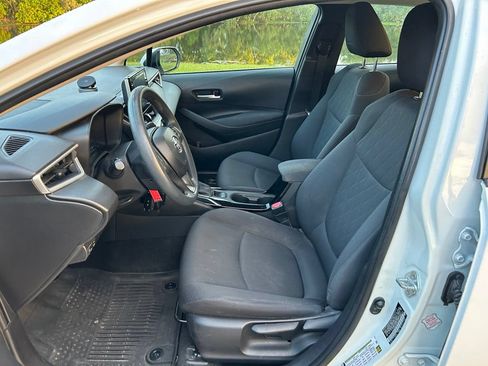 Used 2021 Toyota Corolla LE FWD image 15