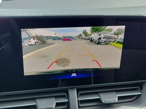 Used 2025 Chevrolet Trax LT w/ Driver Confidence Package FWD image 26