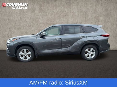 Used 2023 Toyota Highlander L FWD image 5