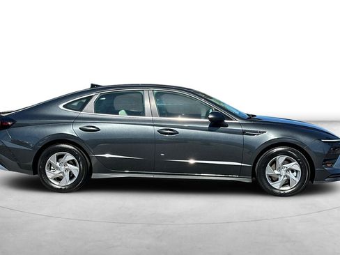 Used 2026 Hyundai Sonata SE image 9