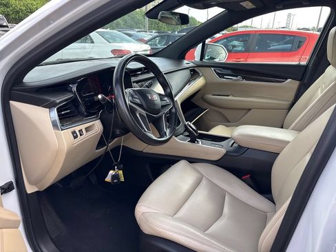 Used 2019 Cadillac XT5 FWD image 9