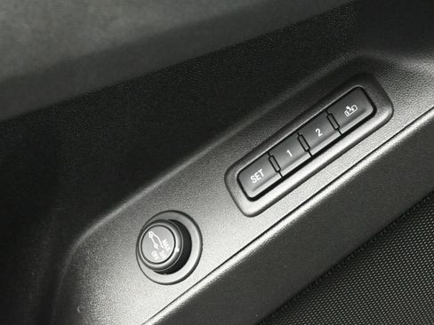 Used 2020 Chevrolet Equinox LT w/ Midnight Edition image 31