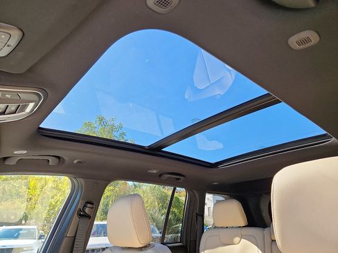 New 2025 Jeep Grand Cherokee Limited image 10