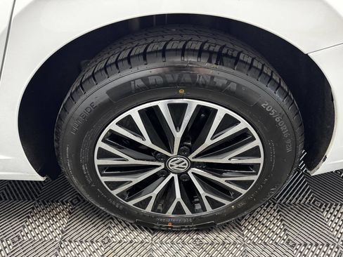 Used 2019 Volkswagen Jetta SE image 18