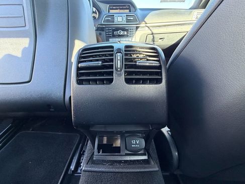 Used 2015 Mercedes-Benz E 400 4MATIC Coupe image 13