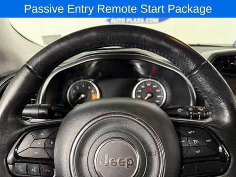 Used 2017 Jeep Renegade Altitude AWD/4WD image 11