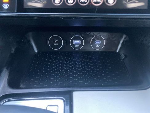 Used 2025 Genesis G70 2.5T image 25