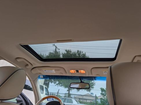 Used 2011 Lincoln MKZ FWD image 12