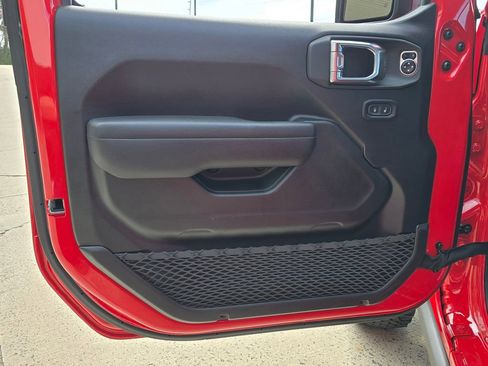 Used 2025 Jeep Wrangler Unlimited Rubicon 4xe w/ Convenience Group image 33