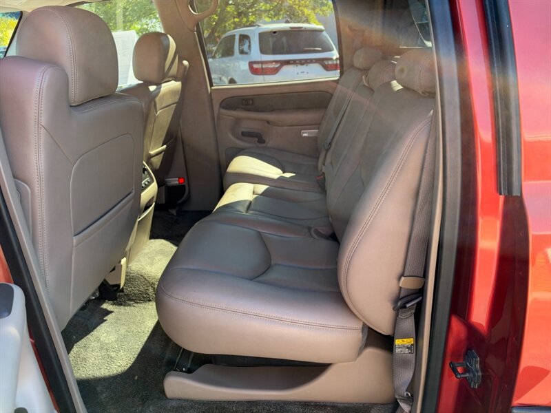 Used 2003 Chevrolet Avalanche 4x4 w/ Suspension Package, Off-Road image 11