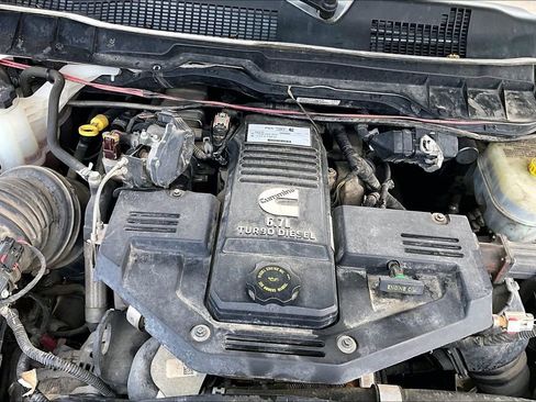 Used 2018 RAM 2500 SLT AWD/4WD image 30