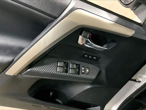 Used 2014 Toyota RAV4 Limited AWD/4WD image 36