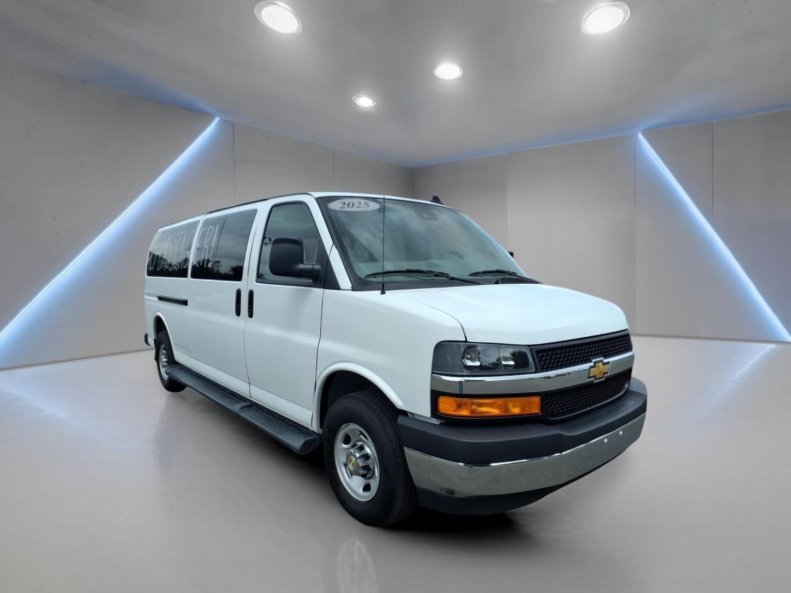 Certified 2025 Chevrolet Express 3500 LT w/ LT Preferred Equipment Group RWD image 1