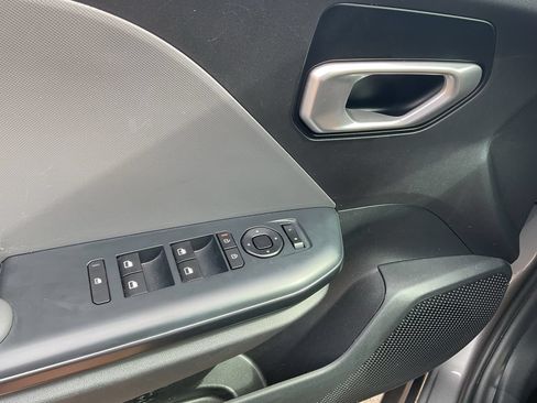 Used 2025 Kia K4 FWD image 18