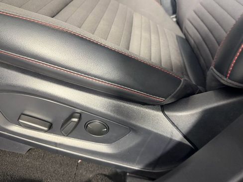 Used 2025 Ford Explorer ST-Line image 25