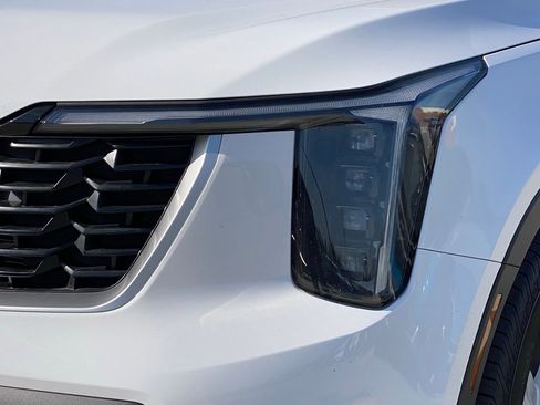 New 2026 Kia Sorento LX image 7