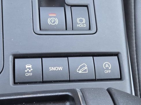 Used 2022 Toyota Highlander XLE AWD/4WD image 10