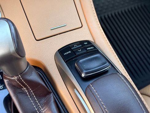 Used 2018 Lexus ES 350 w/ Ultra Luxury Package image 24