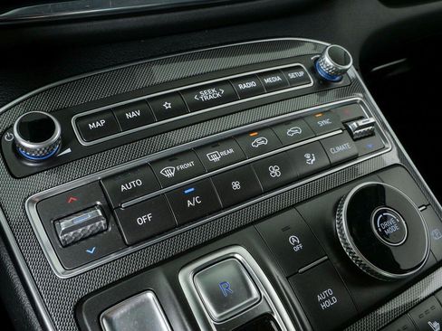 Used 2023 Hyundai Santa Fe SEL FWD image 16