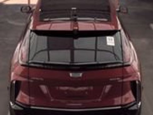 Certified 2025 Cadillac Lyriq Luxury w/ LPO, Floor Liner Package AWD/4WD image 6