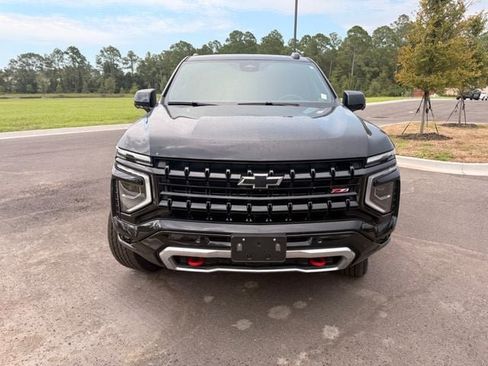 Used 2025 Chevrolet Suburban Z71 AWD/4WD image 10