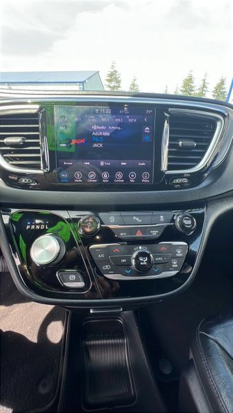 Used 2019 Chrysler Pacifica Touring-L w/ S Appearance Package FWD image 29
