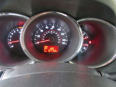 Used 2013 Kia Sorento LX w/ Convenience Pkg image 20