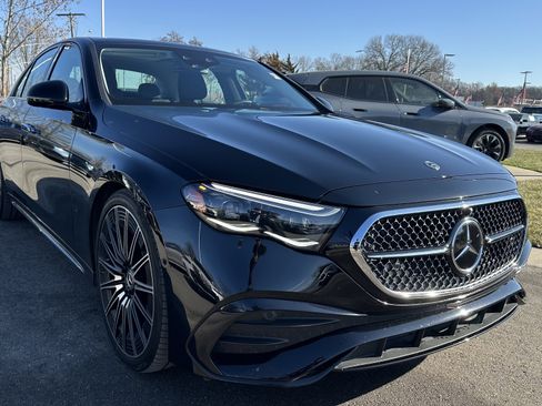 Used 2024 Mercedes-Benz E 450 4MATIC Sedan image 2