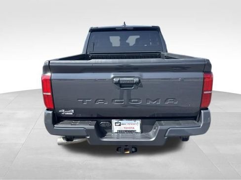 Used 2025 Toyota Tacoma SR5 AWD/4WD image 4