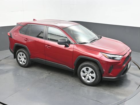 Used 2023 Toyota RAV4 LE FWD image 33