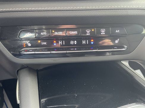 Used 2023 Buick Envision Preferred FWD image 22