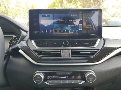 New 2025 Nissan Altima 2.5 SR w/ SR Premium Package image 10