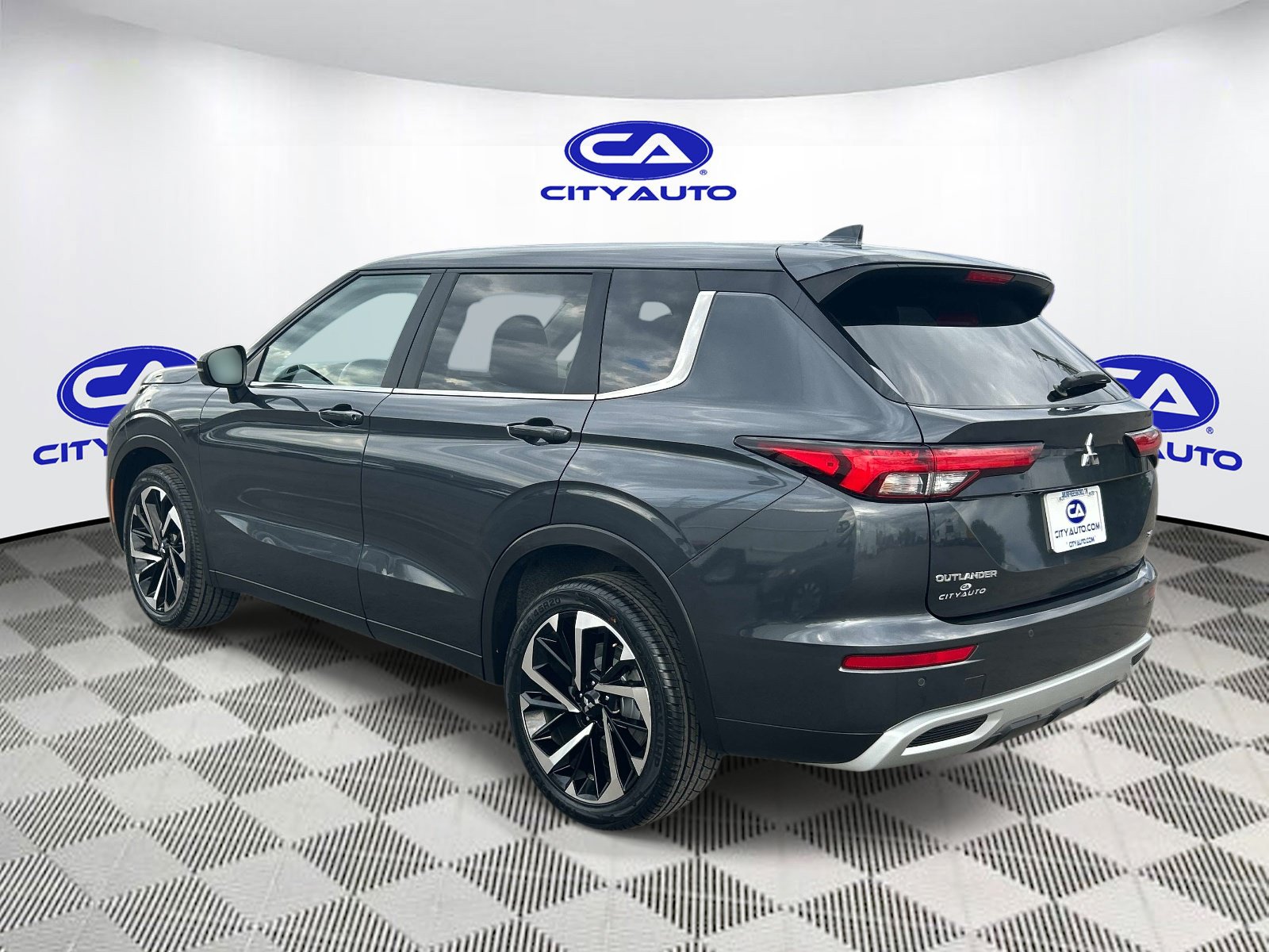 Used 2024 Mitsubishi Outlander SE FWD image 5