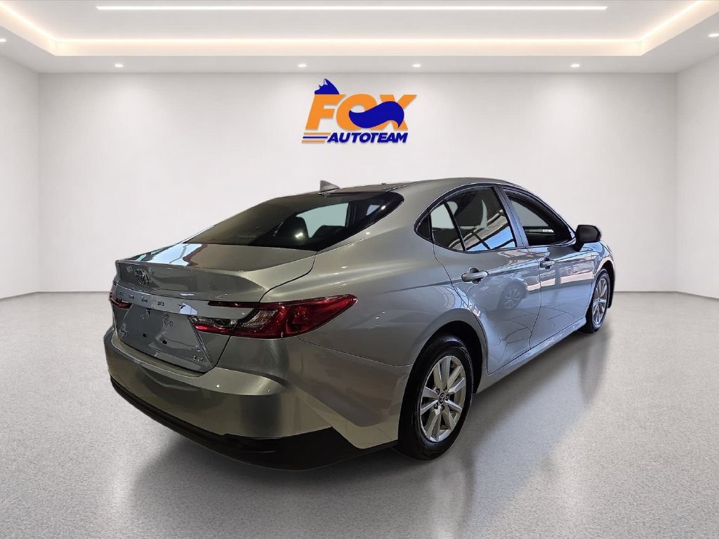 Used 2025 Toyota Camry LE FWD image 4