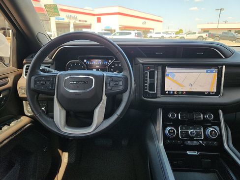 Used 2021 GMC Yukon Denali w/ Denali Premium Package AWD/4WD image 12